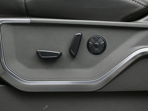 Used 2025 Ford F250 Platinum w/ Platinum Plus Package image 10