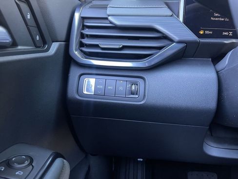 New 2026 GMC Acadia AT4 w/ Luxury Package image 18