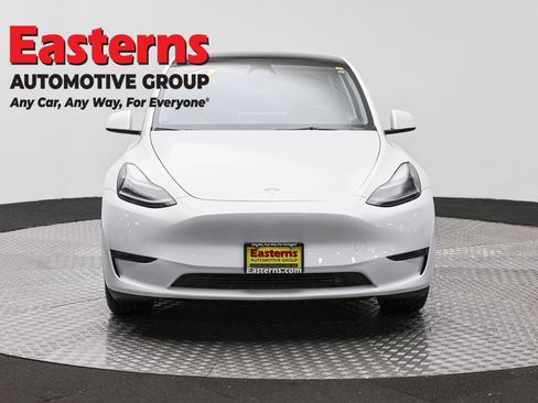Used 2023 Tesla Model Y Long Range AWD/4WD image 2