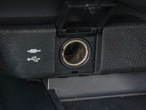 Used 2018 Toyota Camry SE FWD image 18