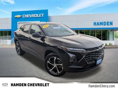 Certified 2024 Chevrolet Trax RS image 1