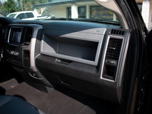 Used 2013 RAM 1500 Express image 36