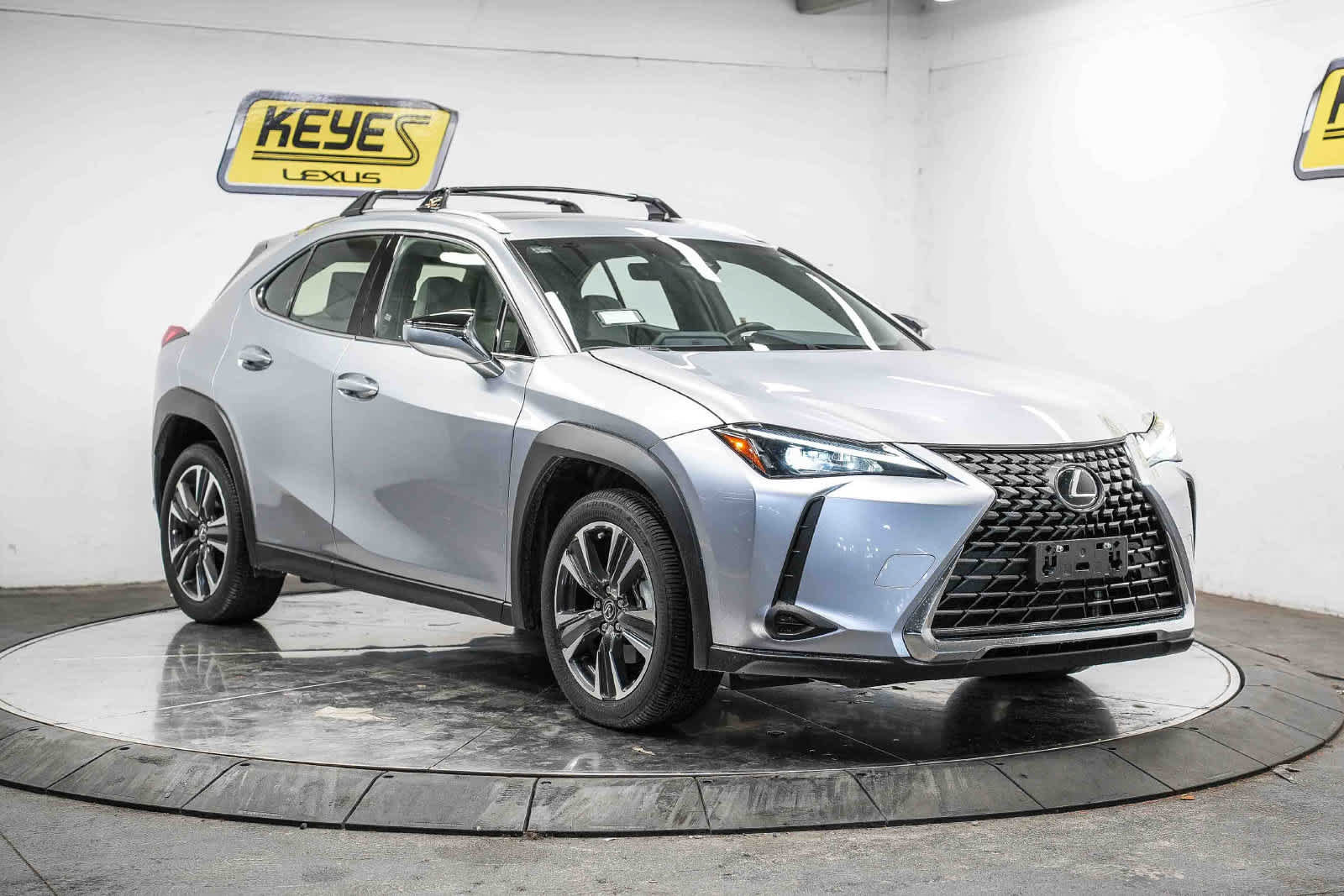 Certified 2025 Lexus UX 300h FWD w/ Accessory Package (Z2) image 8