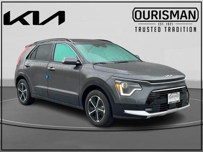 New 2025 Kia Niro SX