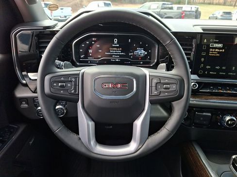 Used 2024 GMC Sierra 1500 Elevation w/ Preferred Package image 19