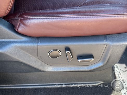 Used 2024 Ford Expedition Limited image 13