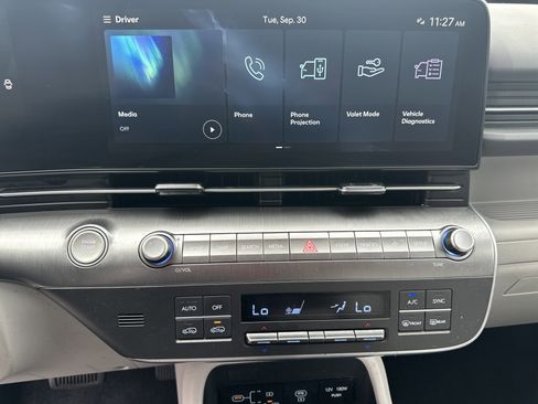 Used 2025 Hyundai Kona SEL image 28