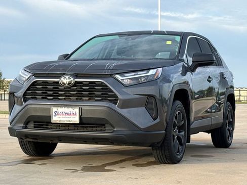 Used 2023 Toyota RAV4 LE FWD image 3