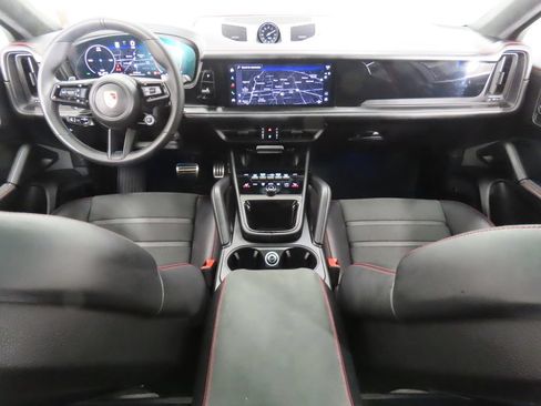 Certified 2025 Porsche Cayenne GTS AWD/4WD image 15