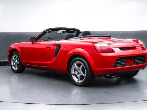 Used 2001 Toyota MR2 image 3