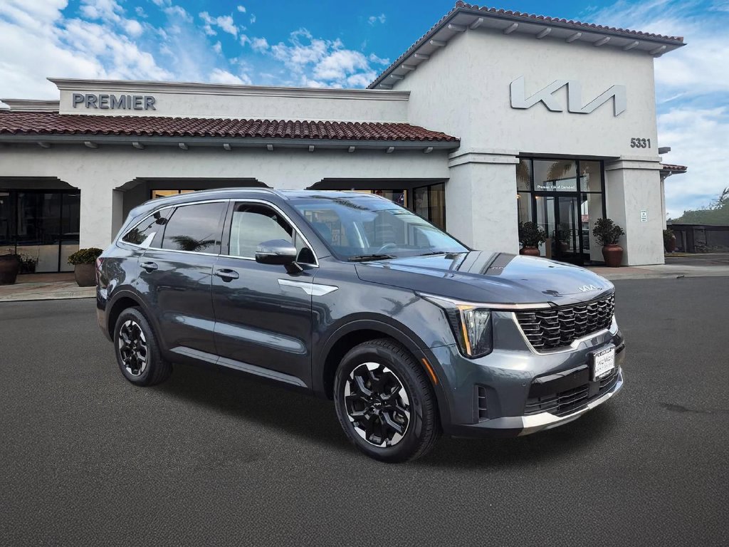 Certified 2024 Kia Sorento S FWD image 2