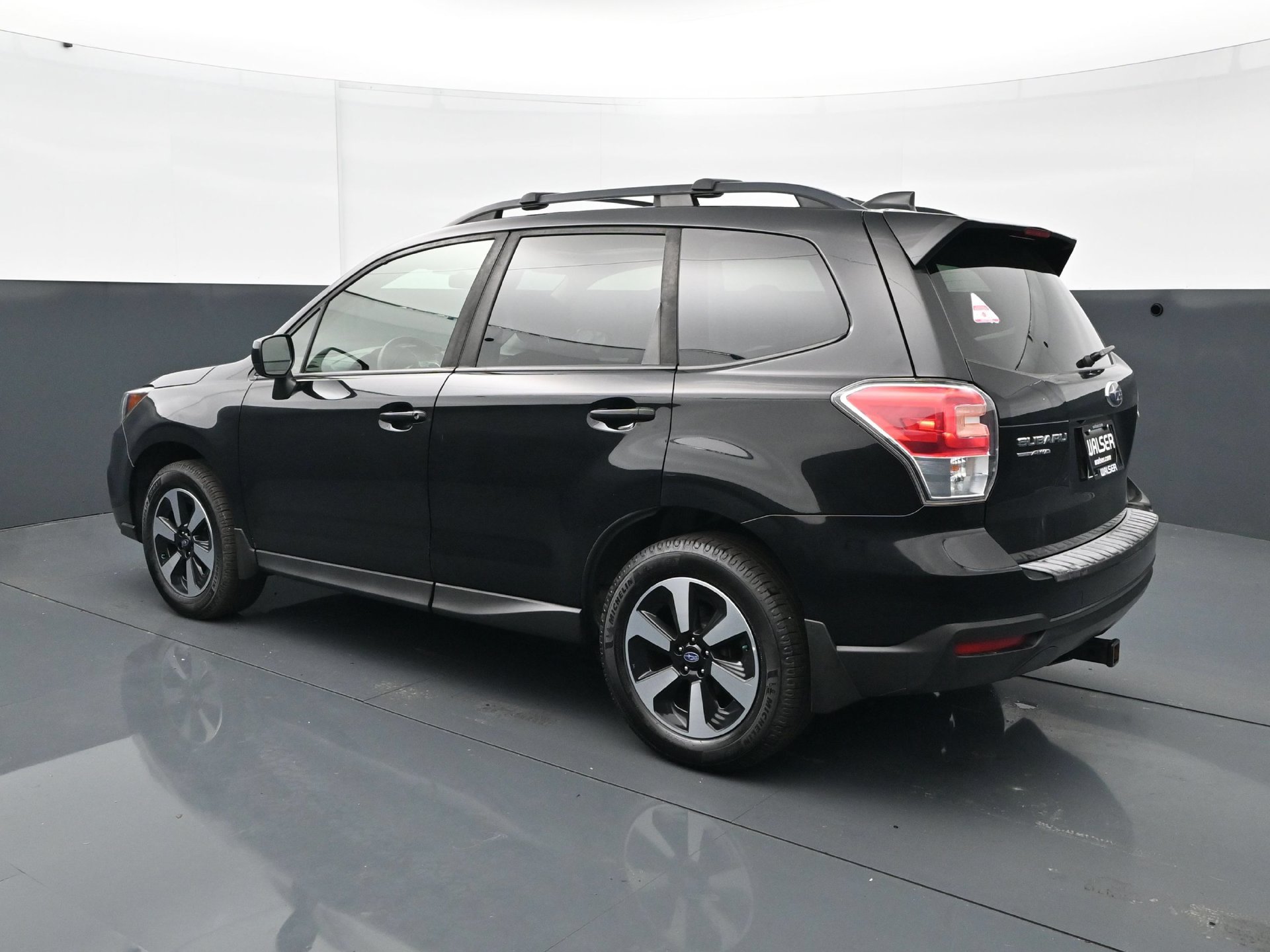 Used 2018 Subaru Forester 2.5i Premium w/ All-Weather Package AWD/4WD image 4