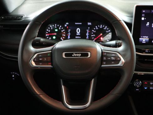 Used 2023 Jeep Compass Trailhawk AWD/4WD image 17