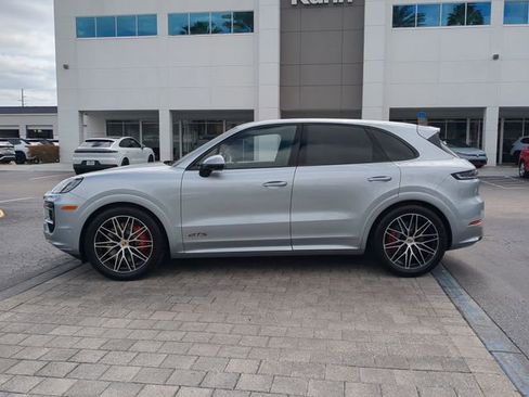 Used 2025 Porsche Cayenne GTS image 6
