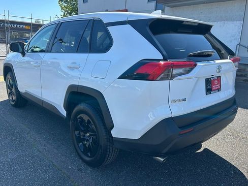 Certified 2024 Toyota RAV4 LE FWD image 7
