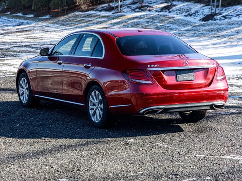 Used 2017 Mercedes-Benz E 300 4MATIC w/ Premium 1 Package image 3