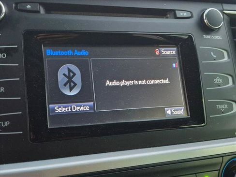 Used 2019 Toyota Highlander LE FWD image 16