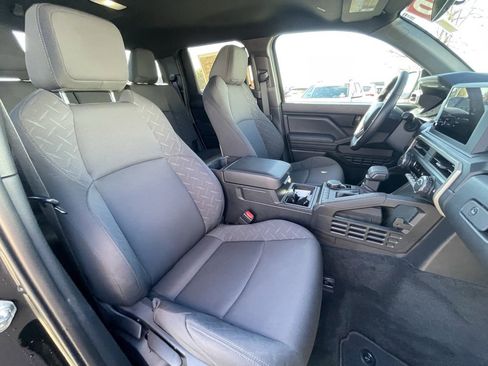 Used 2025 Toyota Tacoma SR image 29