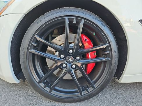 Used 2016 Maserati GranTurismo Sport RWD image 22