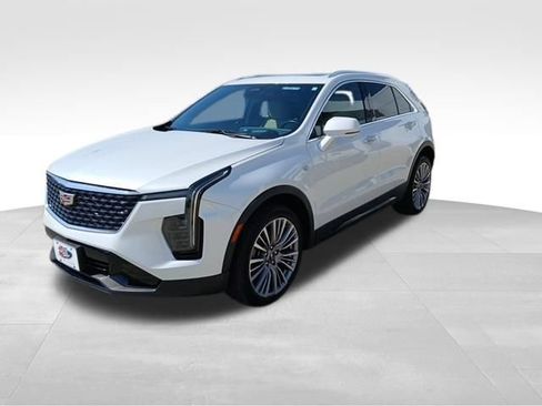 Used 2024 Cadillac XT4 Premium Luxury w/ Active Safety Package AWD/4WD image 9