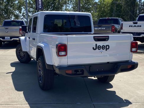 New 2026 Jeep Gladiator Sport AWD/4WD image 4
