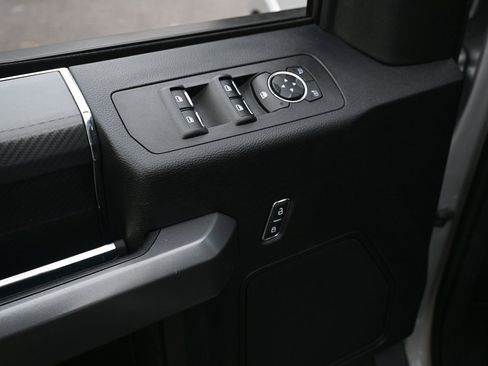 Used 2019 Ford F150 XLT w/ Equipment Group 302A Luxury image 8