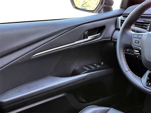 Used 2025 Toyota Camry SE image 25