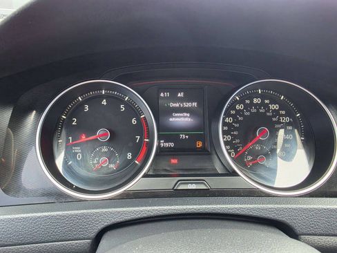 Used 2015 Volkswagen GTI SE FWD image 16