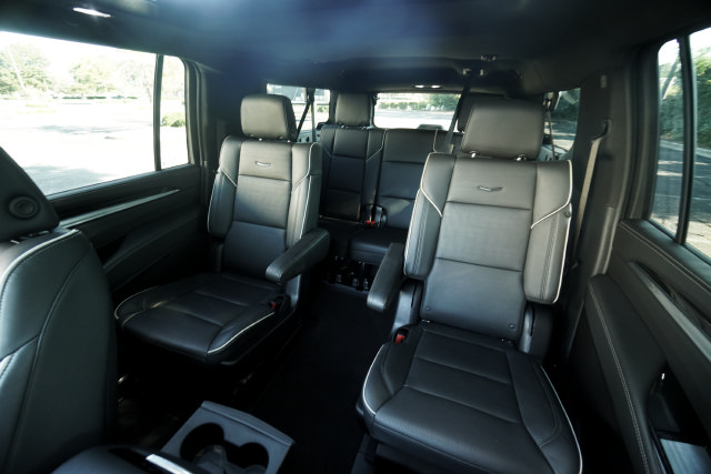 Used 2025 Cadillac Escalade ESV Sport AWD/4WD image 23