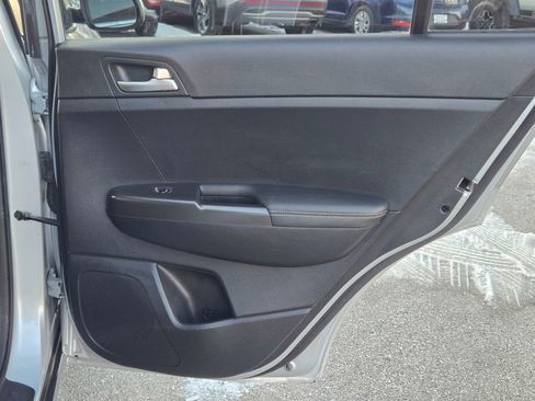 Used 2017 Kia Sportage LX image 11