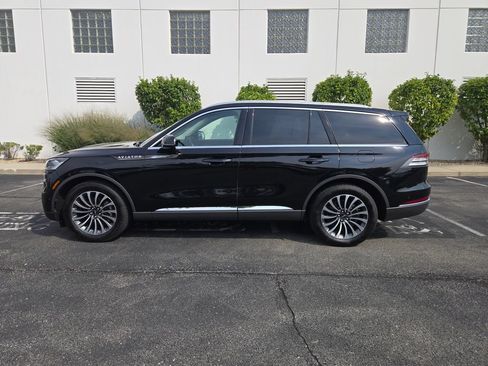 Used 2024 Lincoln Aviator Reserve AWD/4WD image 3