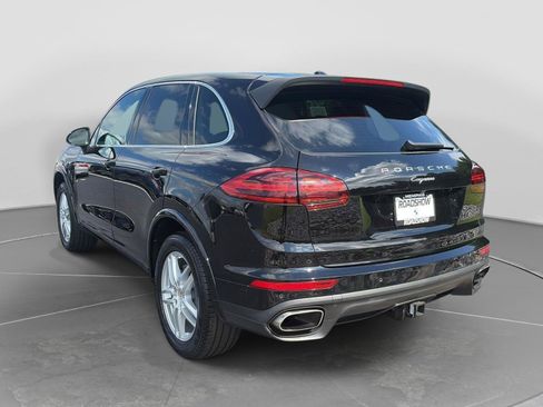 Used 2016 Porsche Cayenne AWD/4WD image 3