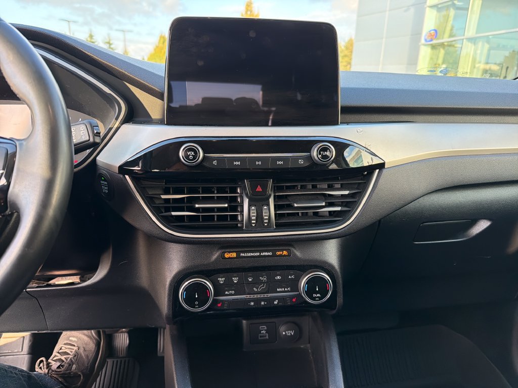 Used 2022 Ford Escape SEL AWD/4WD image 17