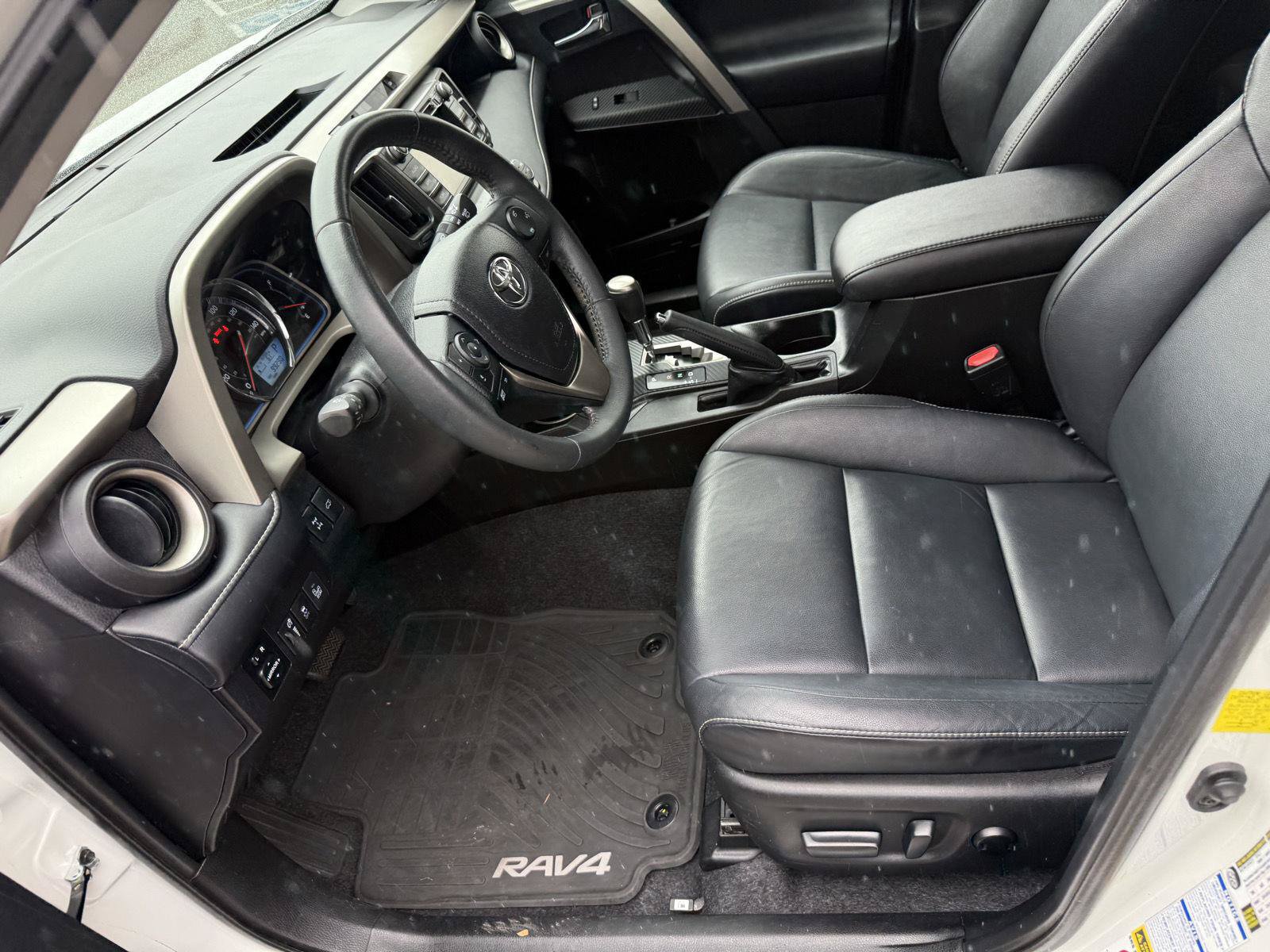 Used 2014 Toyota RAV4 Limited w/ Technology Package AWD/4WD image 11