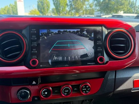Used 2022 Toyota Tacoma SR5 w/ SR5 Appearance Package (SM) AWD/4WD image 23