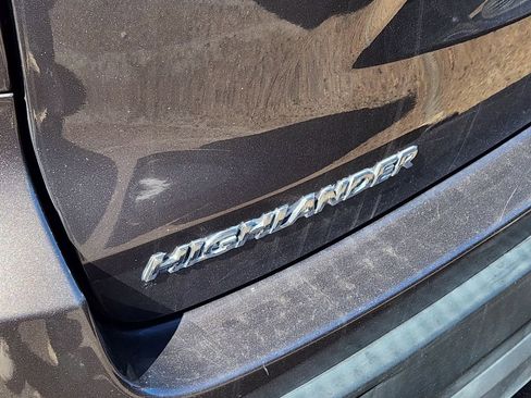 Used 2018 Toyota Highlander SE image 10