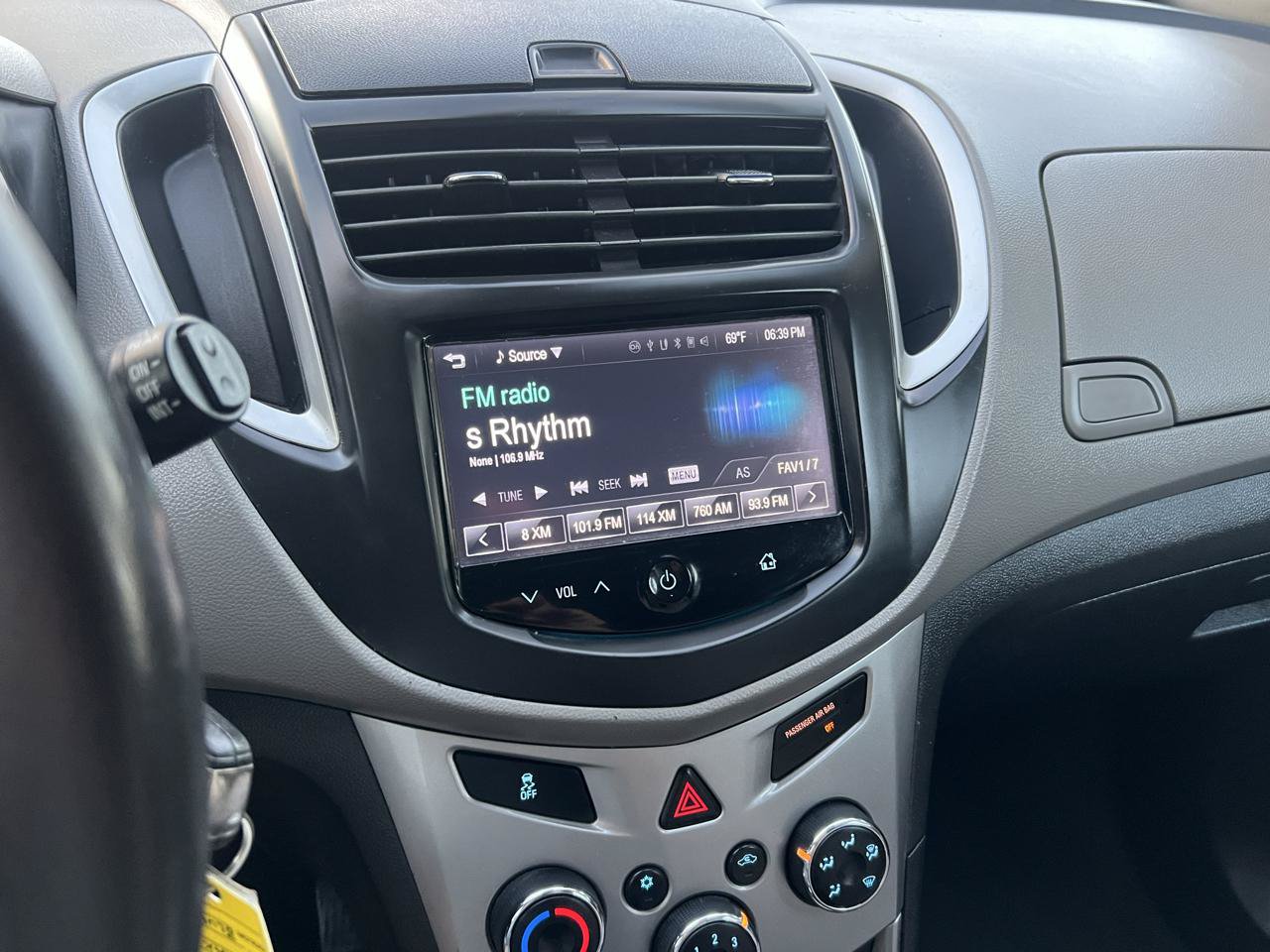 Used 2015 Chevrolet Trax LT w/ LT Sun and Sound Package FWD image 35