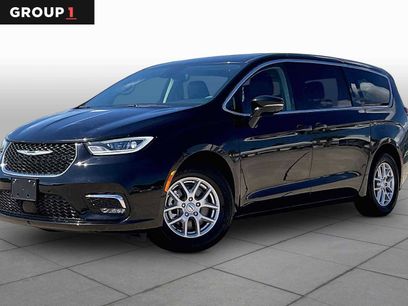 Used 2024 Chrysler Pacifica Touring-L