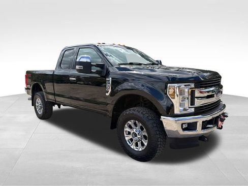 Used 2019 Ford F250 XLT w/ XLT Premium Package AWD/4WD image 1