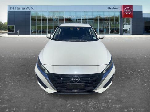 Certified 2023 Nissan Altima 2.5 SV FWD image 2