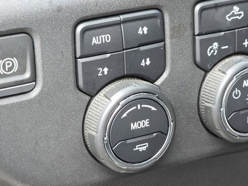 Used 2024 Chevrolet Silverado 1500 LT Trail Boss w/ Convenience Package II image 18