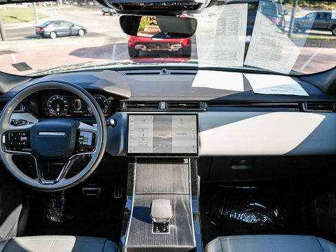 Certified 2026 Land Rover Range Rover Velar Dynamic SE AWD/4WD image 14
