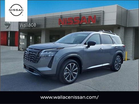 New 2026 Nissan Pathfinder Platinum image 1