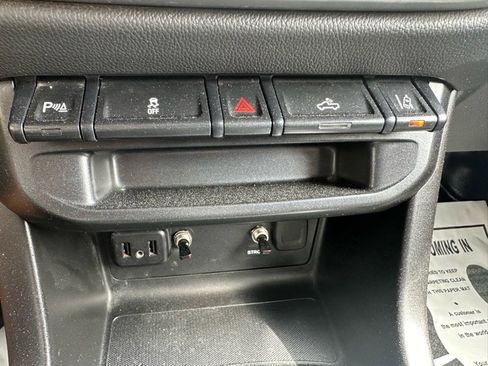 Used 2020 Chevrolet Colorado LT w/ Safety Package image 14