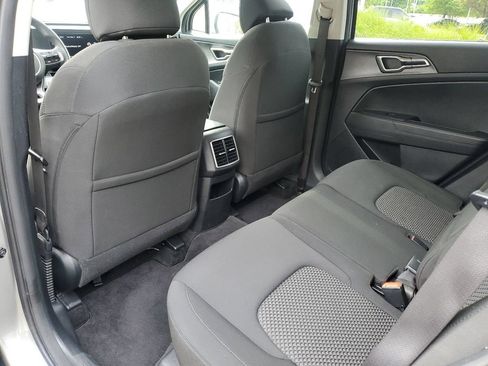 Used 2024 Kia Sportage LX FWD image 11