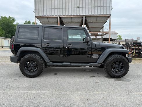 Used 2014 Jeep Wrangler Unlimited Sport w/ Quick Order Package 24S AWD/4WD image 7