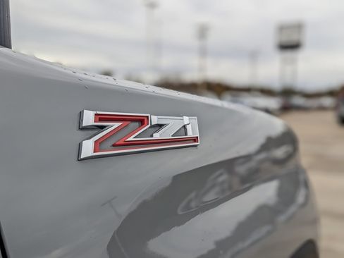 Used 2025 Chevrolet Silverado 2500 Custom w/ Custom Value Package image 13