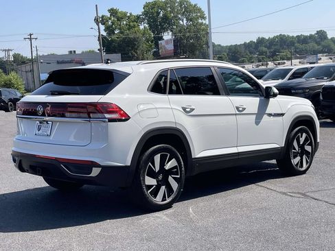 Used 2025 Volkswagen Atlas Cross Sport SE FWD image 8