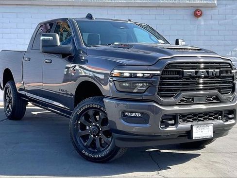 New 2026 RAM 2500 Laramie AWD/4WD image 14
