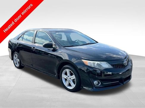 Used 2014 Toyota Camry SE image 9